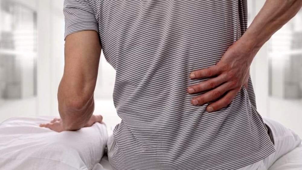 Mal di schiena, cause e rimedi: alla scoperta dell’ ossigeno-ozono terapia